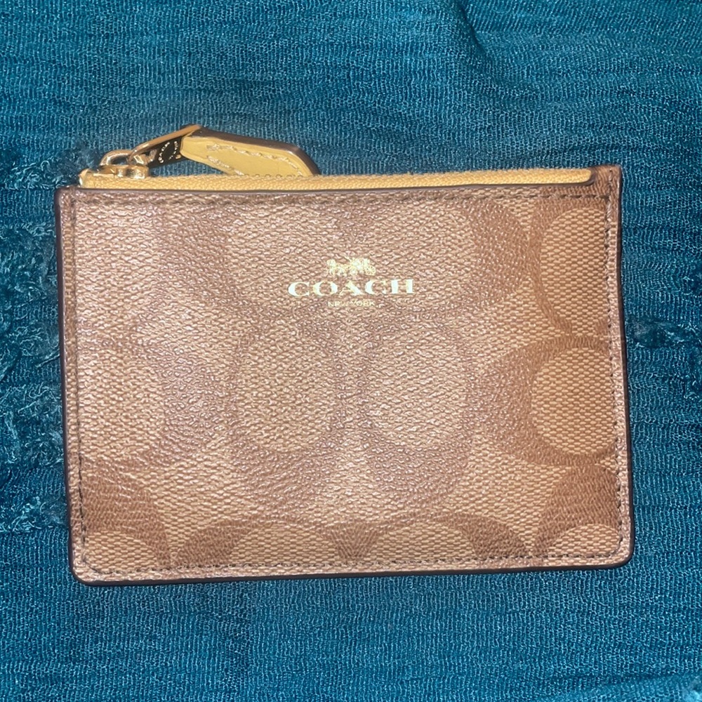 Coach wallet with key chain - yellow/tan